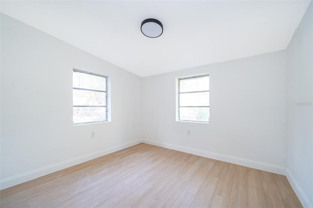 Active With Contract: $185,500 (2 beds, 2 baths, 1710 Square Feet)