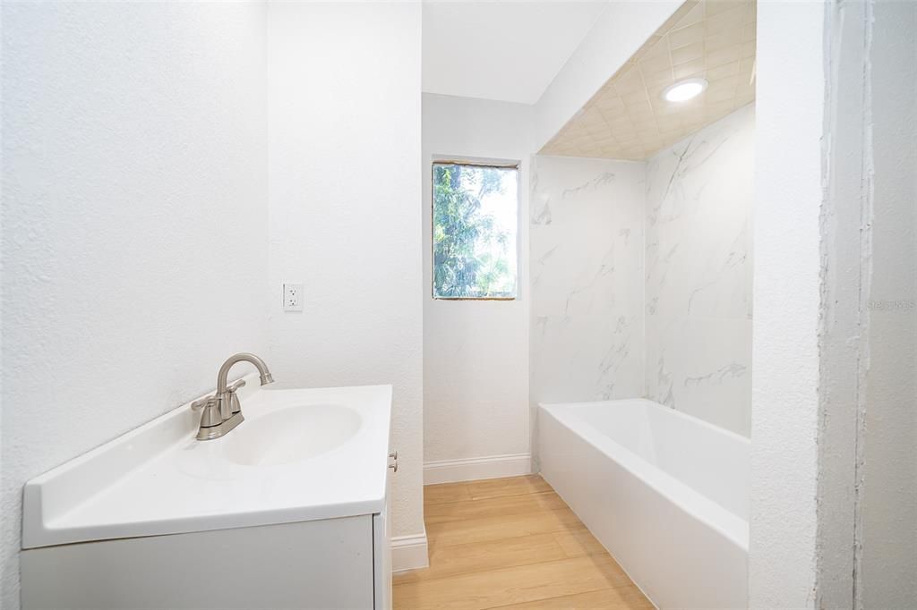 Active With Contract: $185,500 (2 beds, 2 baths, 1710 Square Feet)