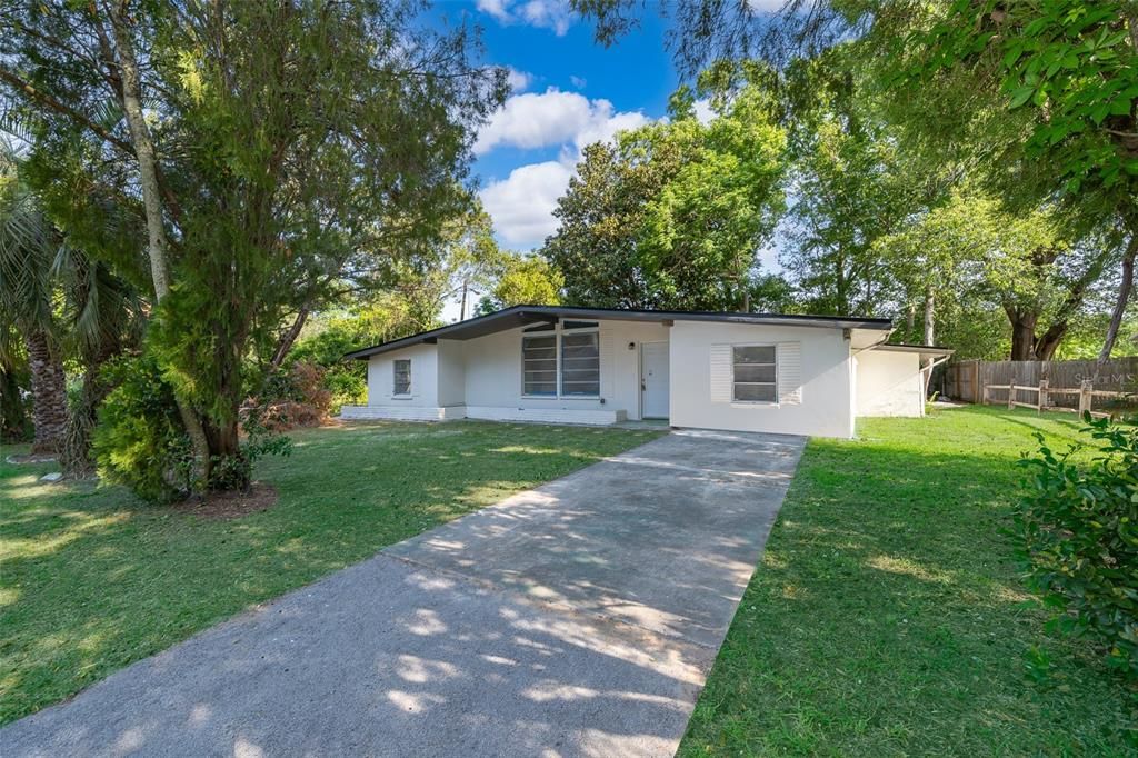 Active With Contract: $185,500 (2 beds, 2 baths, 1710 Square Feet)