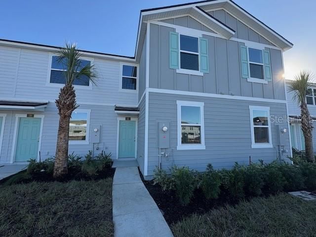 合同活跃: $269,990 (3 贝兹, 2 浴室, 1308 平方英尺)