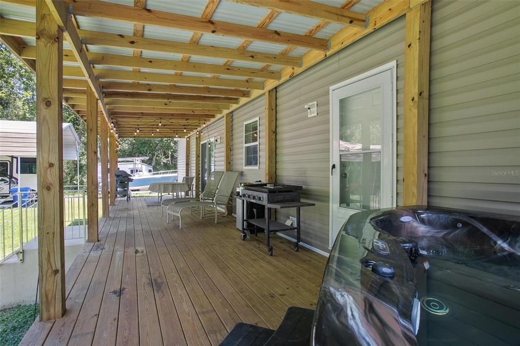 合同活跃: $475,000 (3 贝兹, 2 浴室, 1456 平方英尺)