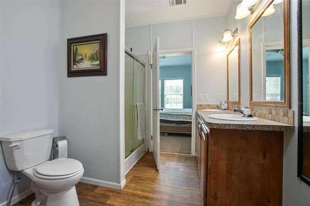 合同活跃: $475,000 (3 贝兹, 2 浴室, 1456 平方英尺)