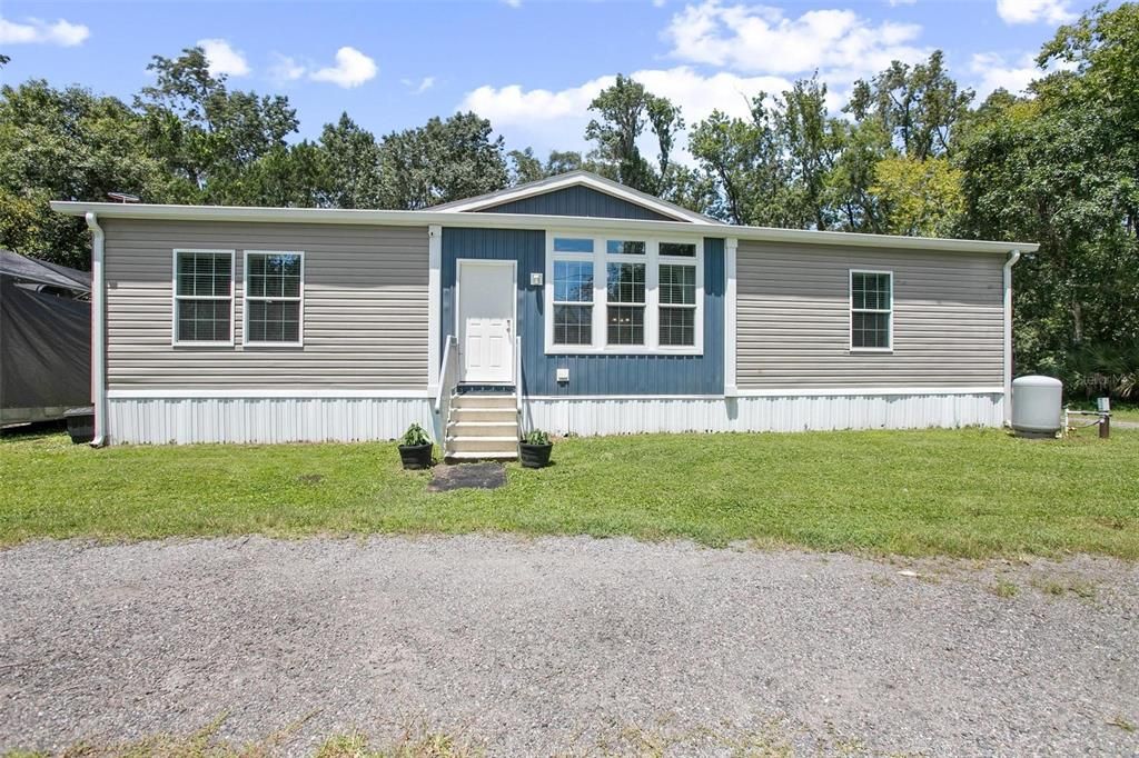 合同活跃: $475,000 (3 贝兹, 2 浴室, 1456 平方英尺)