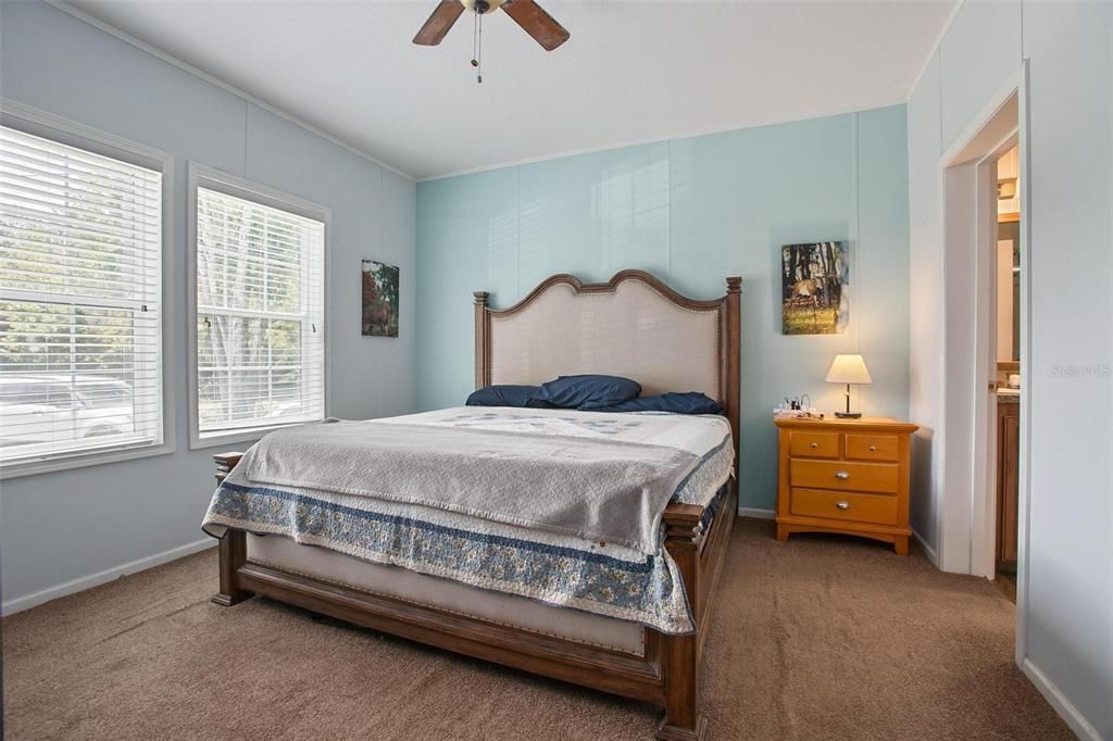 合同活跃: $475,000 (3 贝兹, 2 浴室, 1456 平方英尺)