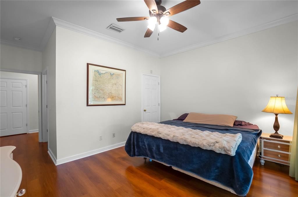 For Sale: $925,000 (7 beds, 4 baths, 5609 Square Feet)