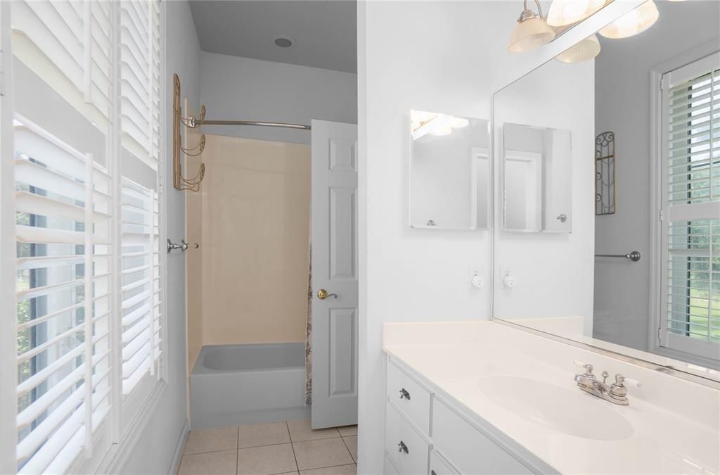 For Sale: $925,000 (7 beds, 4 baths, 5609 Square Feet)