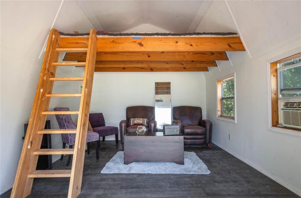 For Sale: $925,000 (7 beds, 4 baths, 5609 Square Feet)