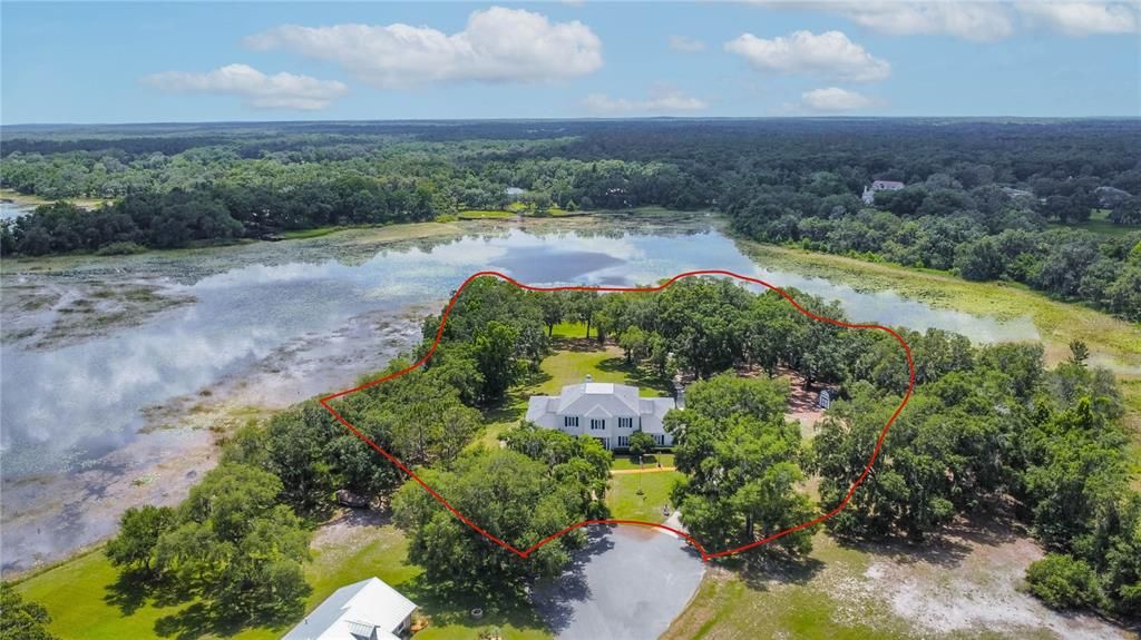 For Sale: $925,000 (7 beds, 4 baths, 5609 Square Feet)