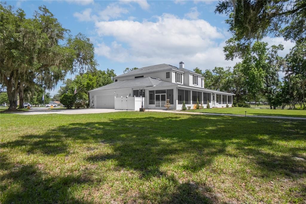 For Sale: $925,000 (7 beds, 4 baths, 5609 Square Feet)