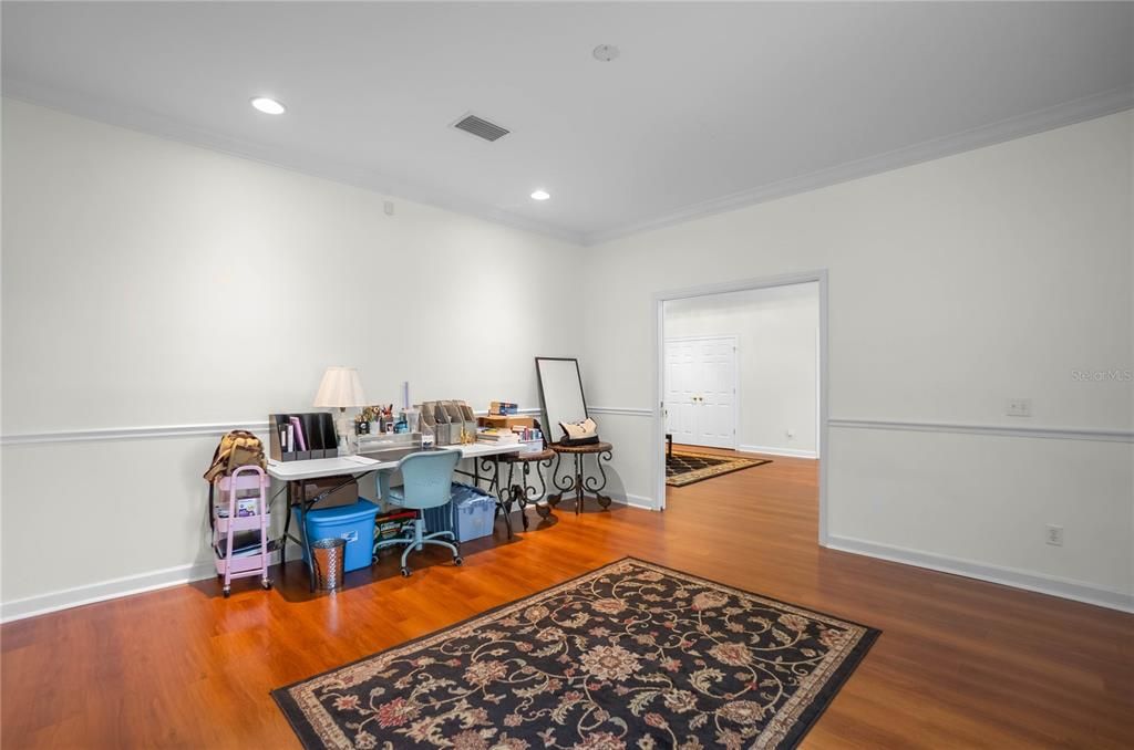 For Sale: $925,000 (7 beds, 4 baths, 5609 Square Feet)