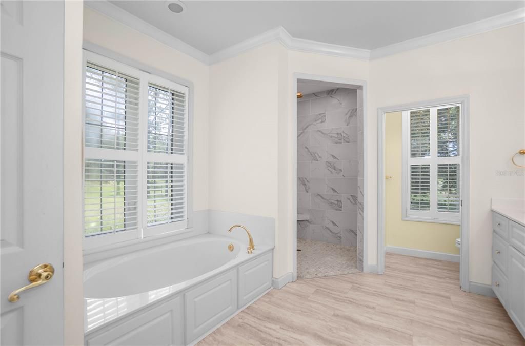 For Sale: $925,000 (7 beds, 4 baths, 5609 Square Feet)