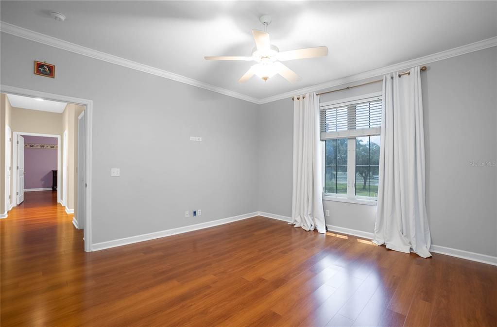 For Sale: $925,000 (7 beds, 4 baths, 5609 Square Feet)