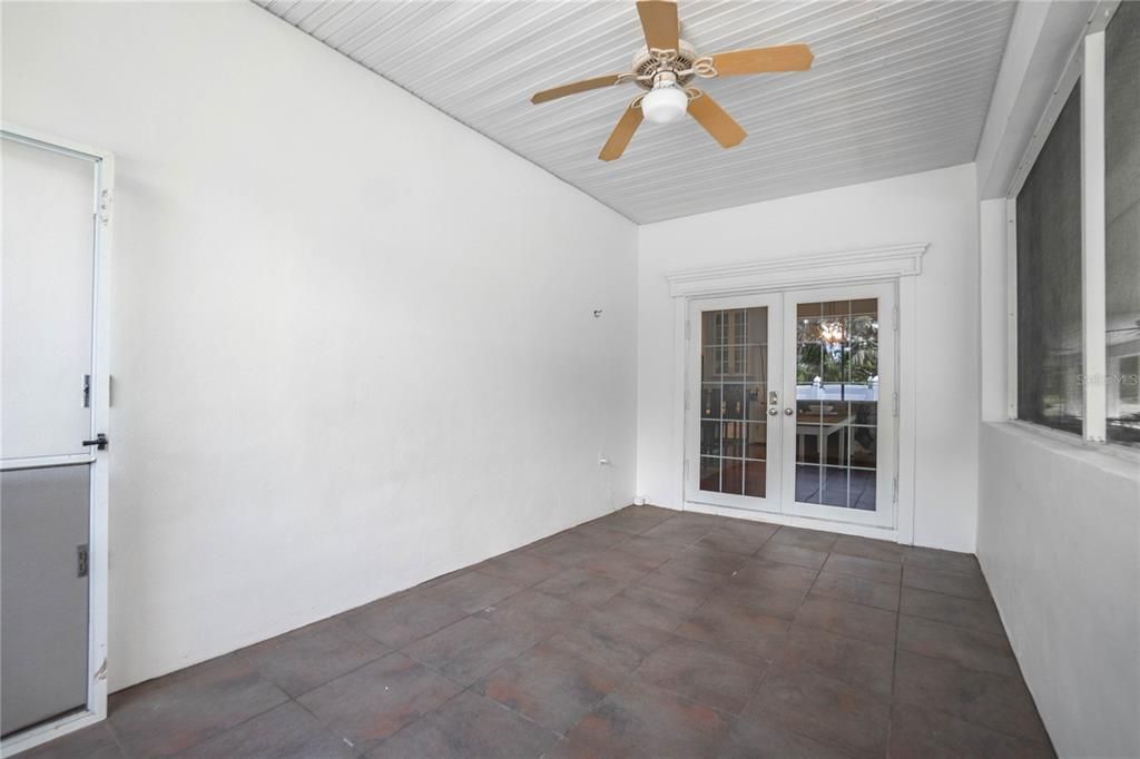 For Sale: $925,000 (7 beds, 4 baths, 5609 Square Feet)