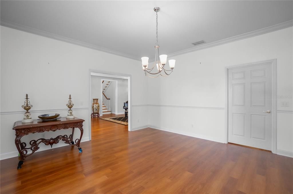 For Sale: $925,000 (7 beds, 4 baths, 5609 Square Feet)