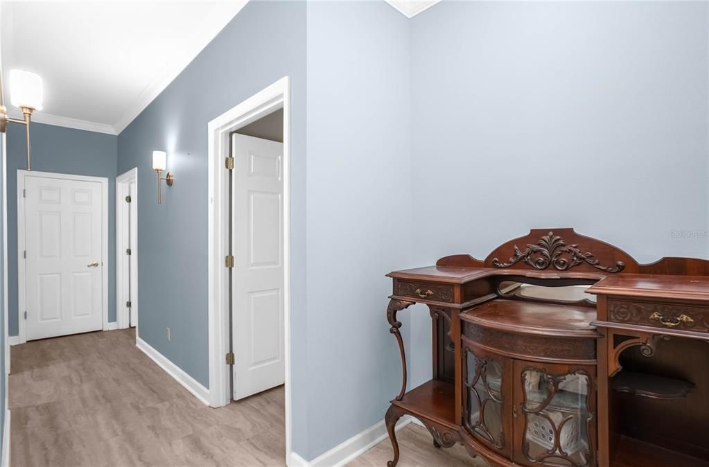 For Sale: $925,000 (7 beds, 4 baths, 5609 Square Feet)