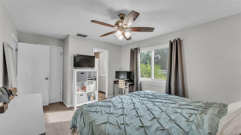 Active With Contract: $279,900 (3 beds, 2 baths, 1197 Square Feet)