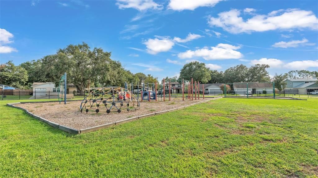 Active With Contract: $279,900 (3 beds, 2 baths, 1197 Square Feet)