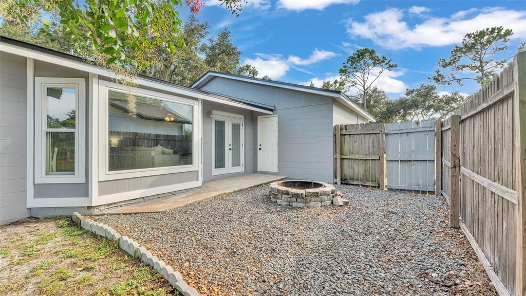 Active With Contract: $279,900 (3 beds, 2 baths, 1197 Square Feet)