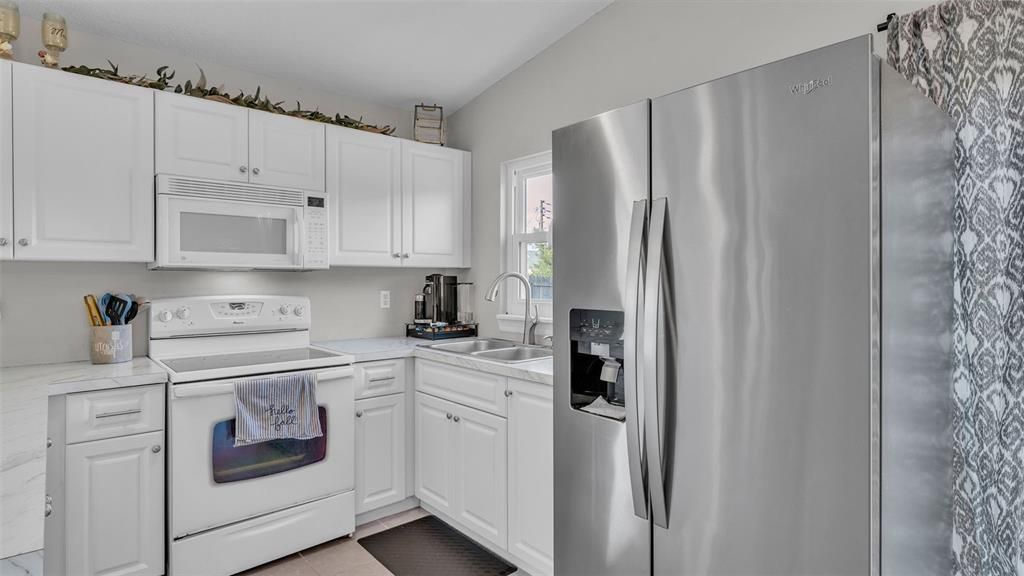 Active With Contract: $279,900 (3 beds, 2 baths, 1197 Square Feet)