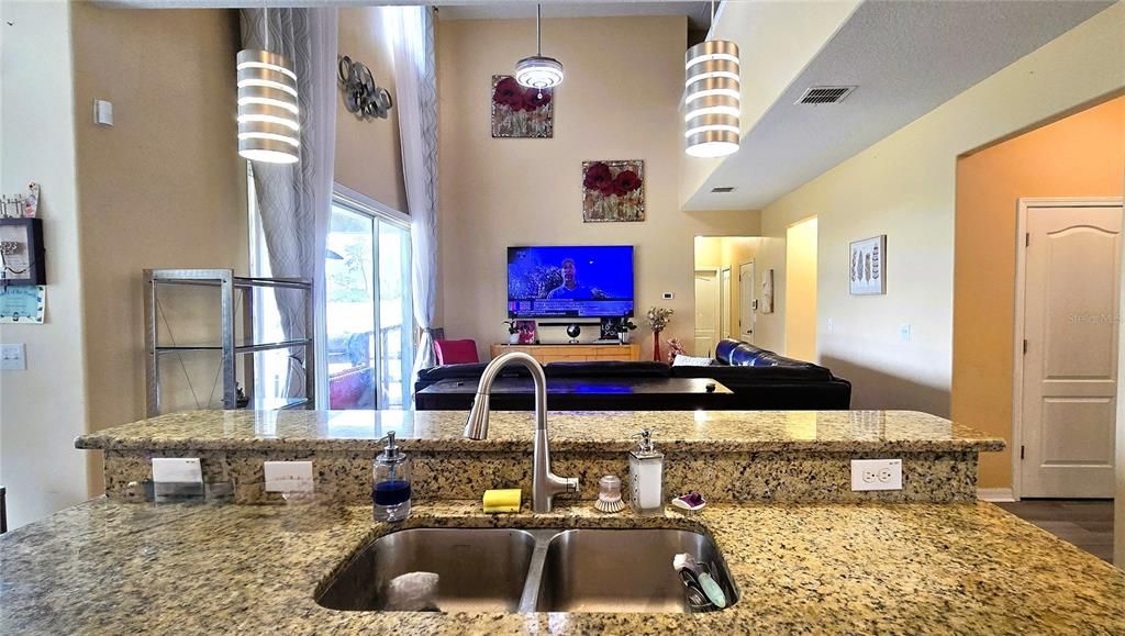 En Venta: $573,000 (5 camas, 4 baños, 3283 Pies cuadrados)