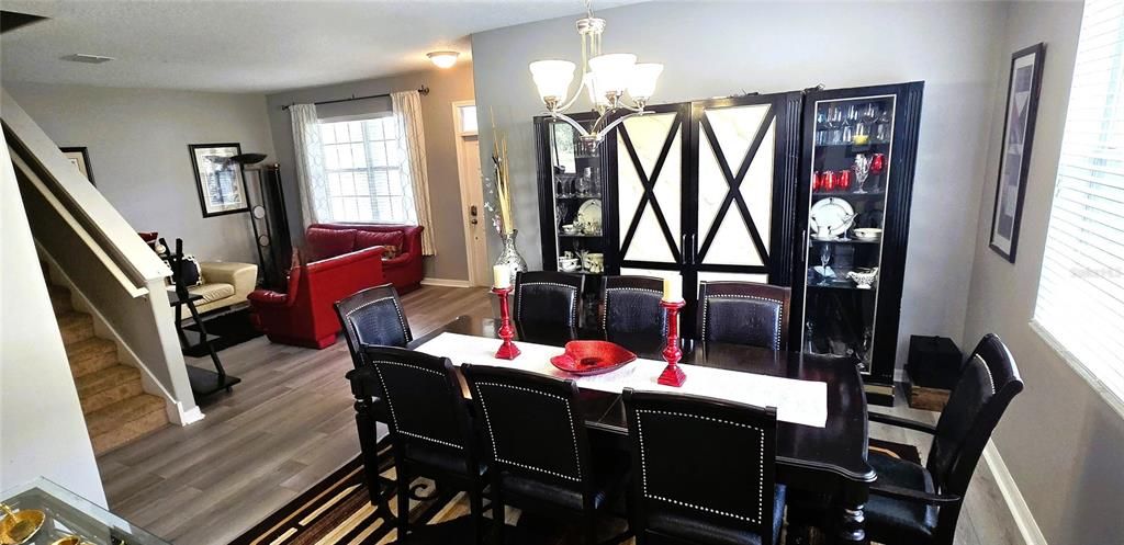 En Venta: $573,000 (5 camas, 4 baños, 3283 Pies cuadrados)