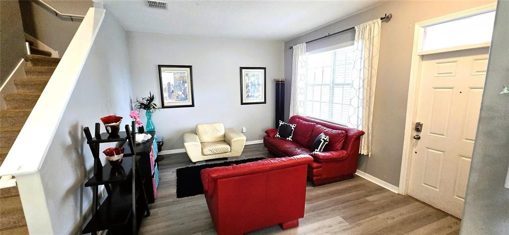 En Venta: $573,000 (5 camas, 4 baños, 3283 Pies cuadrados)