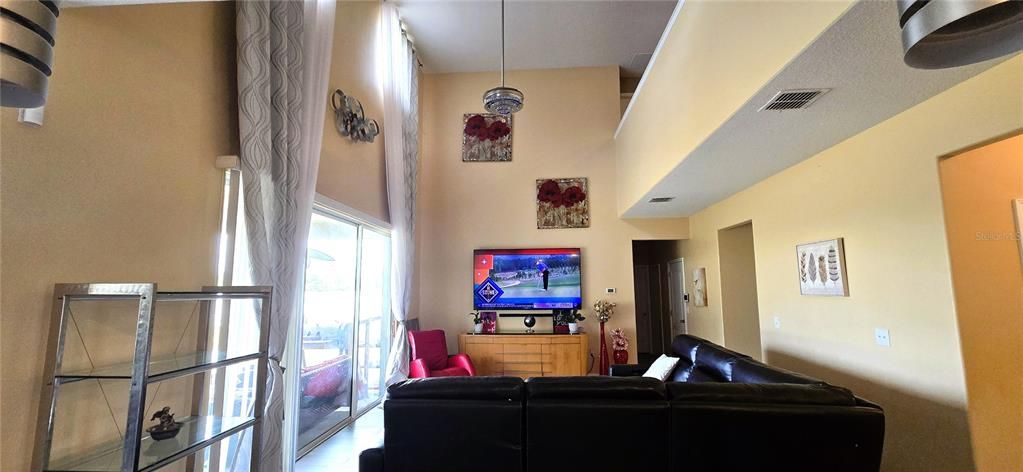 En Venta: $573,000 (5 camas, 4 baños, 3283 Pies cuadrados)