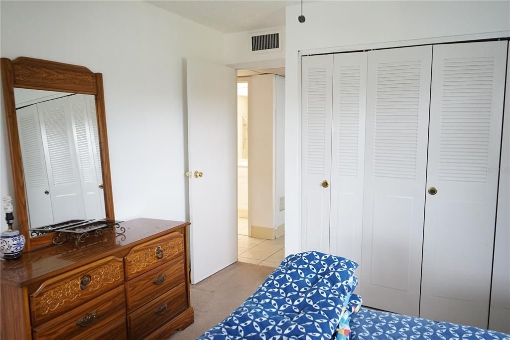 Activo con contrato: $1,500 (2 camas, 2 baños, 960 Pies cuadrados)