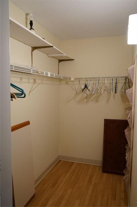 Activo con contrato: $1,500 (2 camas, 2 baños, 960 Pies cuadrados)