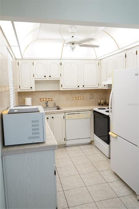 Activo con contrato: $1,500 (2 camas, 2 baños, 960 Pies cuadrados)