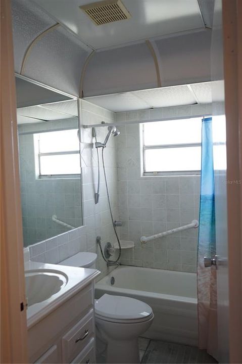 Activo con contrato: $1,500 (2 camas, 2 baños, 960 Pies cuadrados)