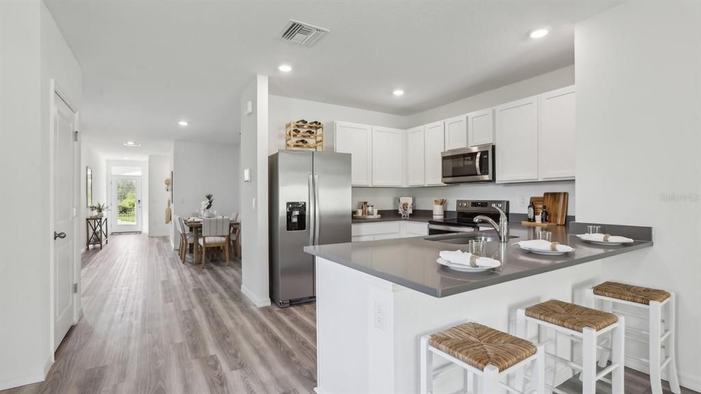 Activo con contrato: $349,990 (3 camas, 2 baños, 1560 Pies cuadrados)