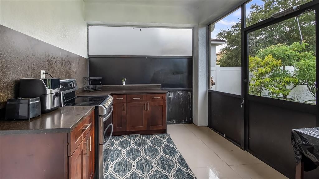 Active With Contract: $559,990 (3 beds, 2 baths, 2440 Square Feet)