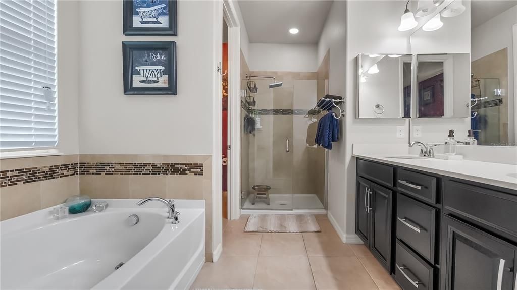 Active With Contract: $559,990 (3 beds, 2 baths, 2440 Square Feet)