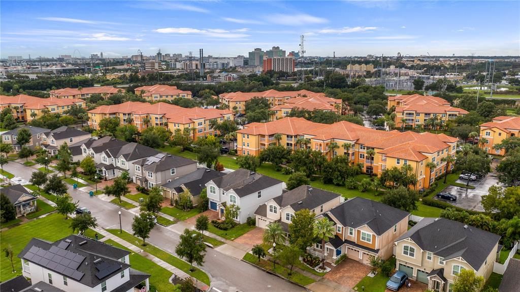 Active With Contract: $559,990 (3 beds, 2 baths, 2440 Square Feet)