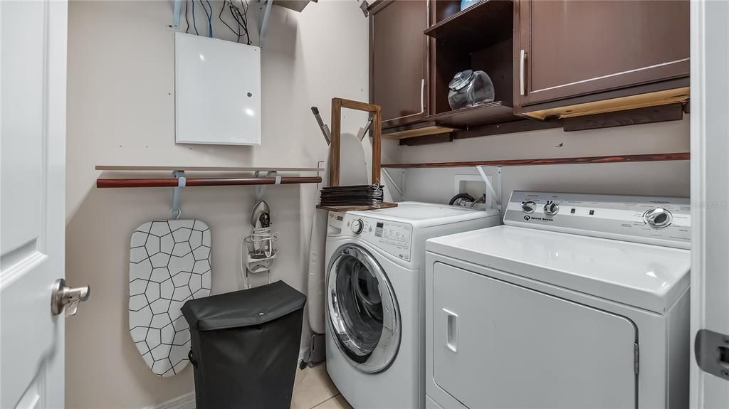 Active With Contract: $559,990 (3 beds, 2 baths, 2440 Square Feet)