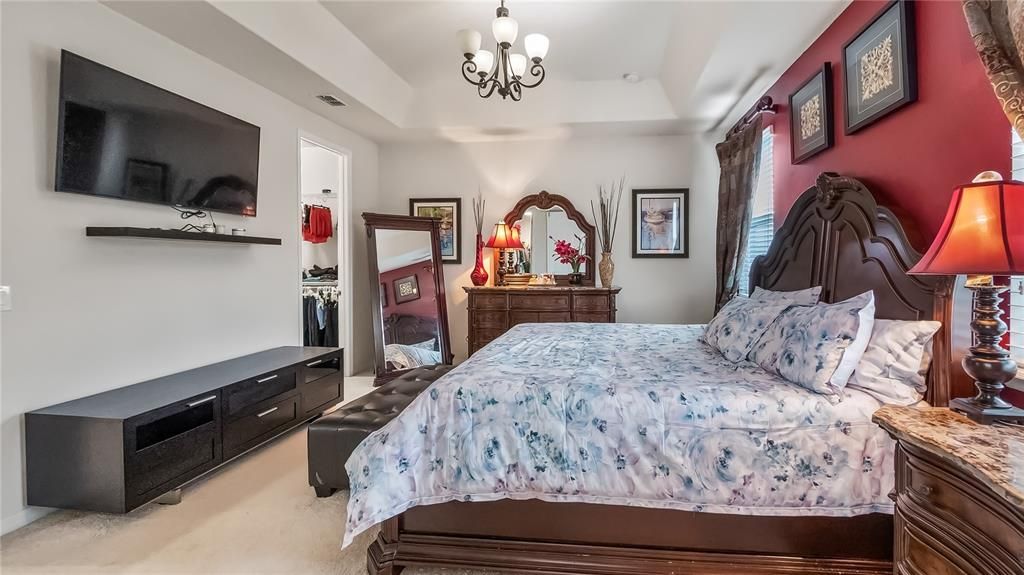 Active With Contract: $559,990 (3 beds, 2 baths, 2440 Square Feet)