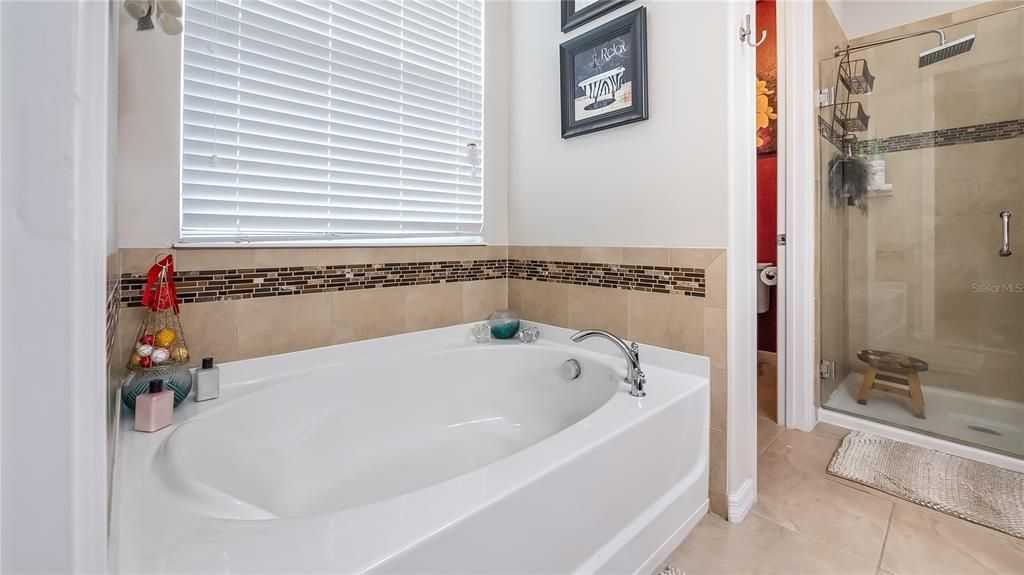 Active With Contract: $559,990 (3 beds, 2 baths, 2440 Square Feet)