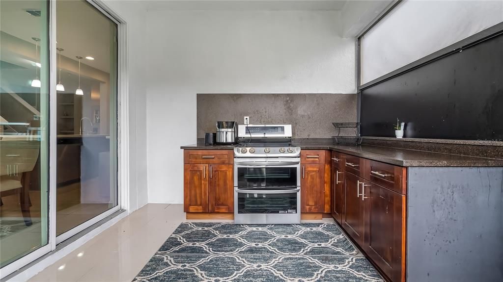 Active With Contract: $559,990 (3 beds, 2 baths, 2440 Square Feet)