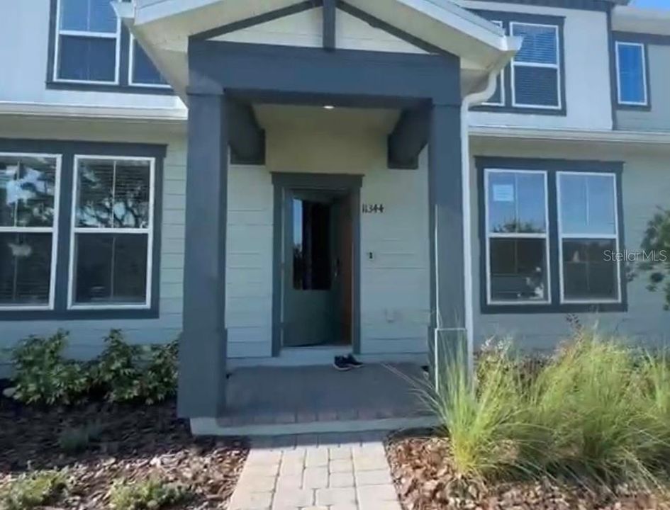 Recently Sold: $449,990 (3 beds, 2 baths, 1683 Square Feet)