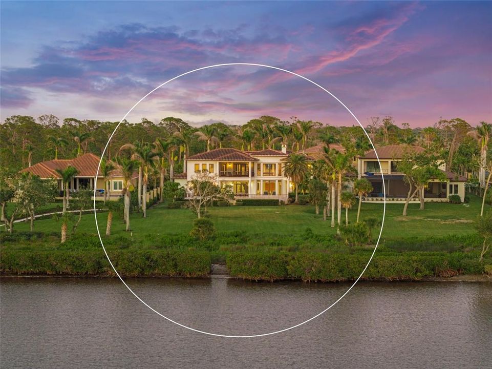 На продажу: $2,597,000 (5 спален, 5 ванн, 6147 Квадратных фут)