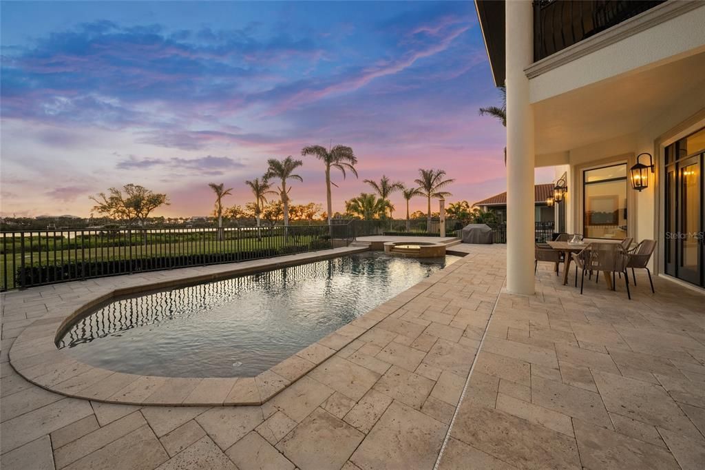 На продажу: $2,597,000 (5 спален, 5 ванн, 6147 Квадратных фут)