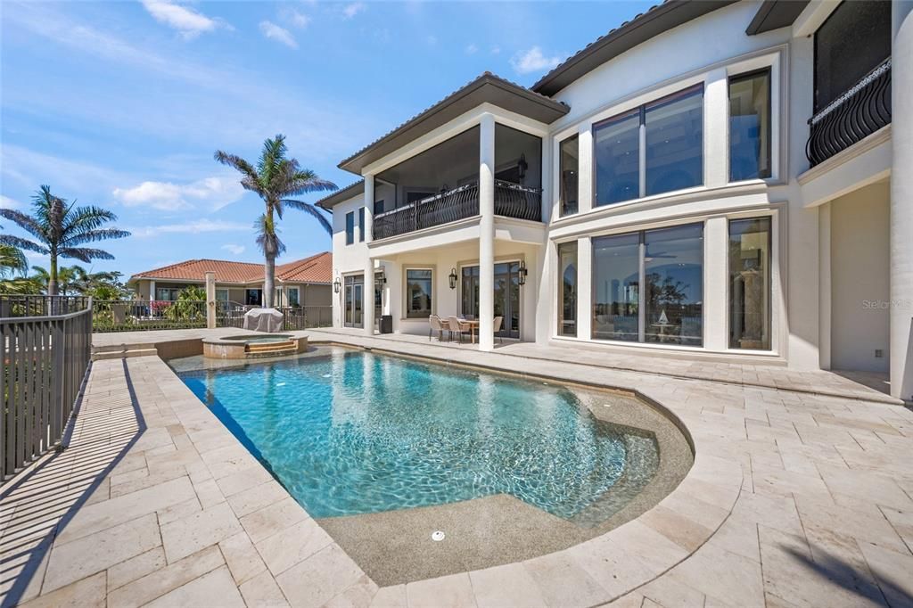 На продажу: $2,597,000 (5 спален, 5 ванн, 6147 Квадратных фут)