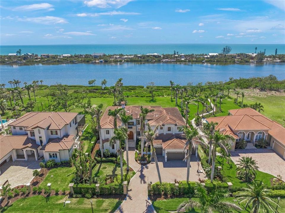 На продажу: $2,597,000 (5 спален, 5 ванн, 6147 Квадратных фут)