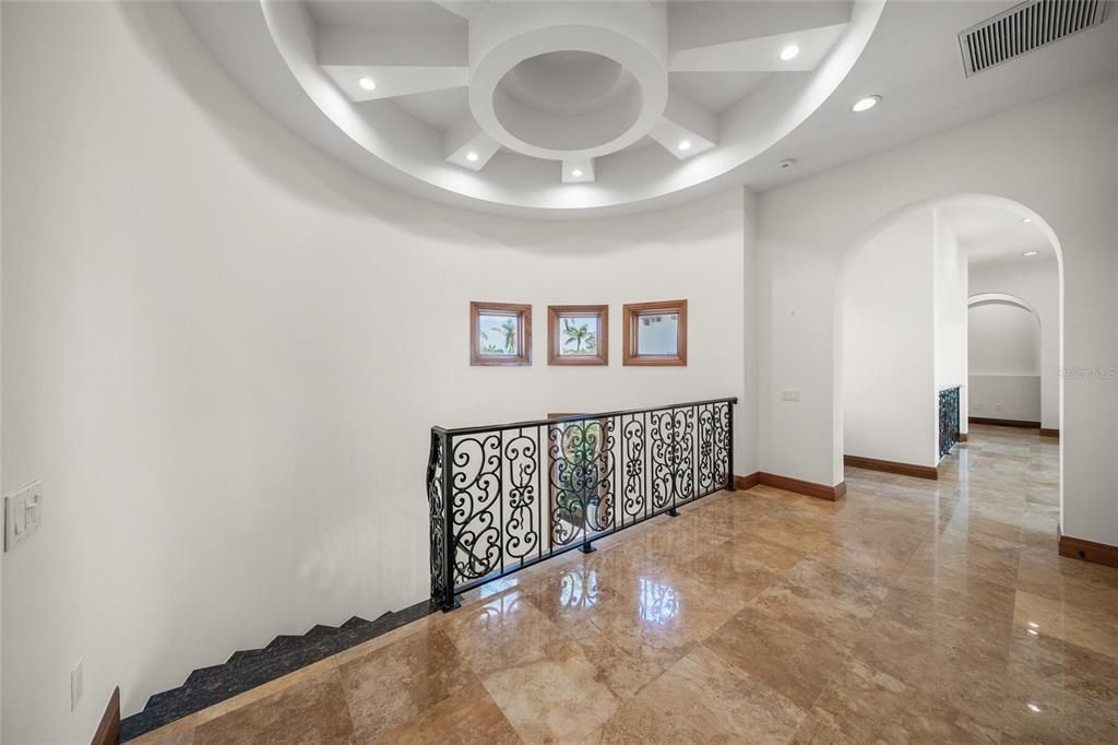 На продажу: $2,597,000 (5 спален, 5 ванн, 6147 Квадратных фут)