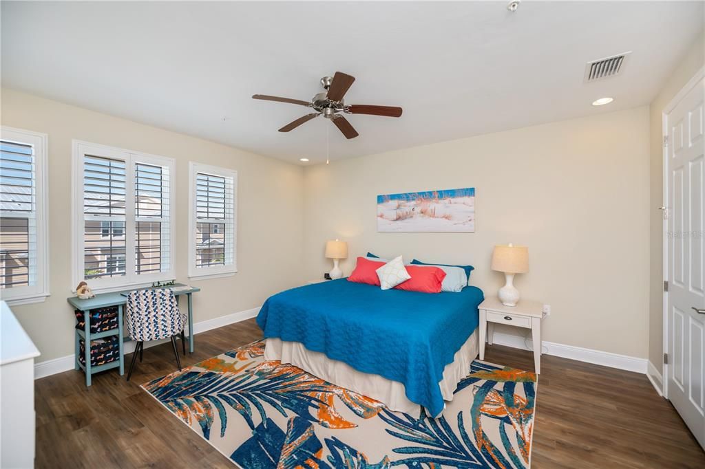 待售: $534,900 (3 贝兹, 3 浴室, 2294 平方英尺)