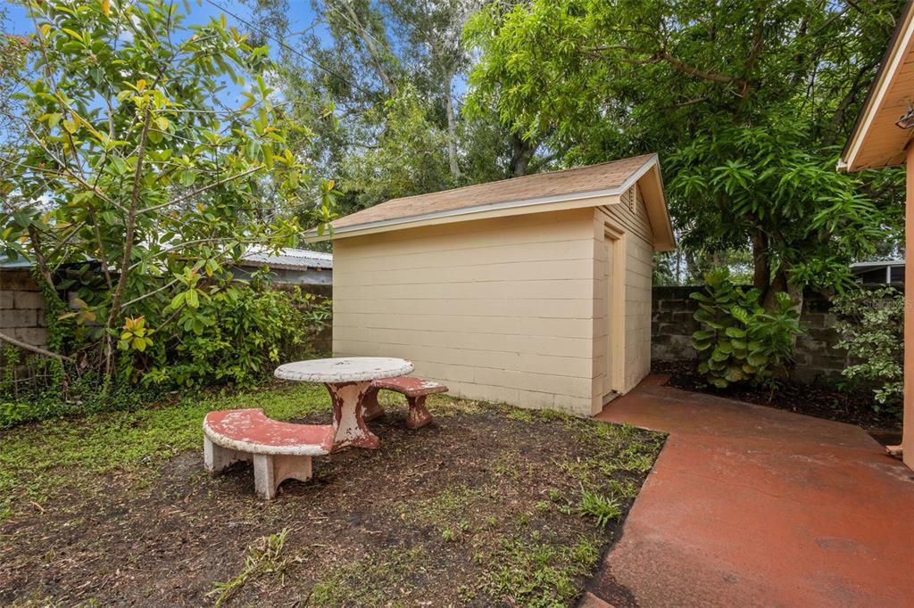 Под контрактом: $325,000 (3 спален, 2 ванн, 2241 Квадратных фут)