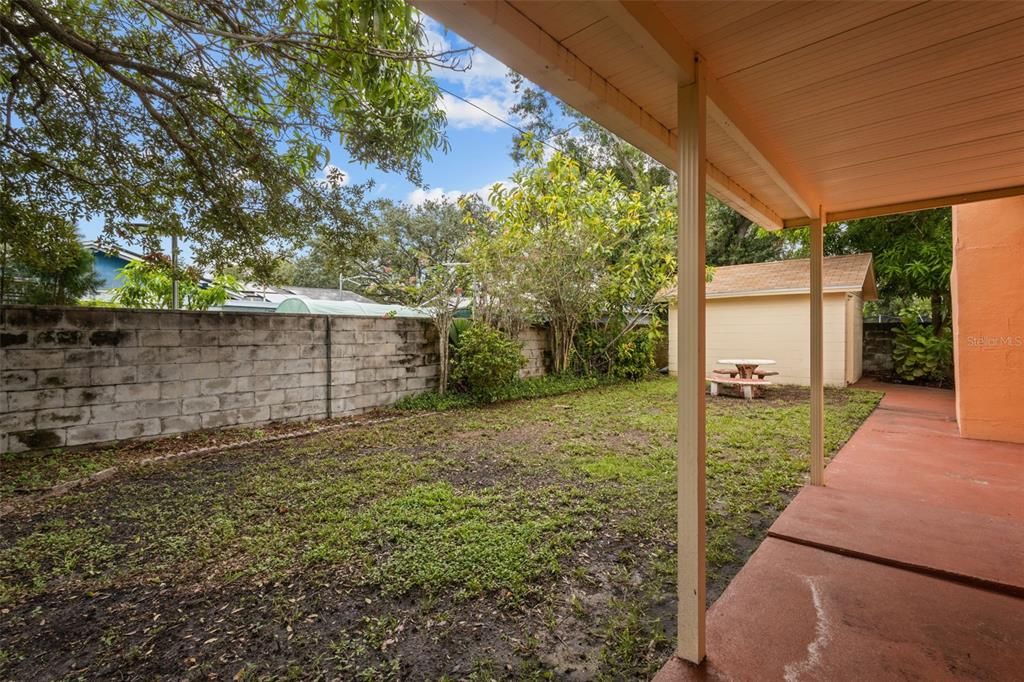 Под контрактом: $325,000 (3 спален, 2 ванн, 2241 Квадратных фут)