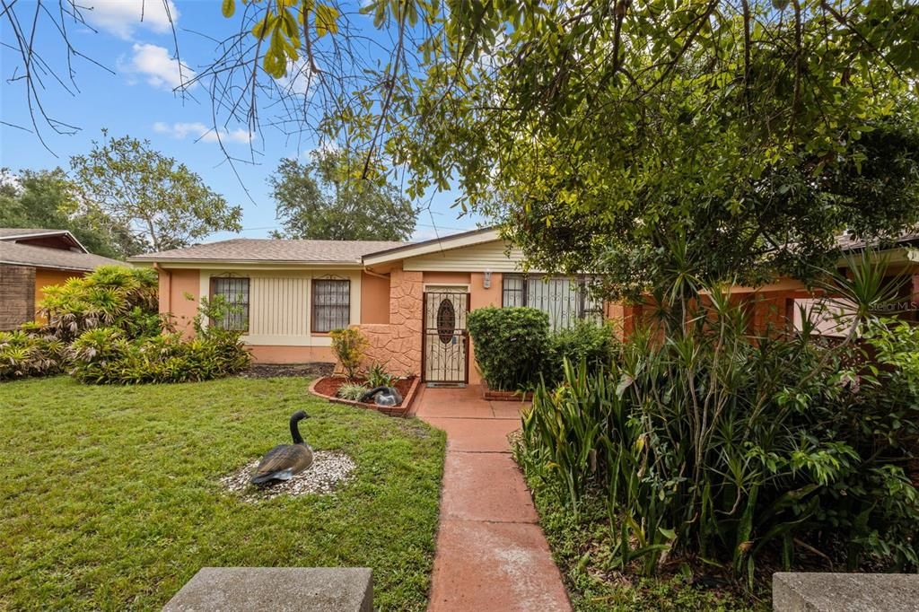 Под контрактом: $325,000 (3 спален, 2 ванн, 2241 Квадратных фут)