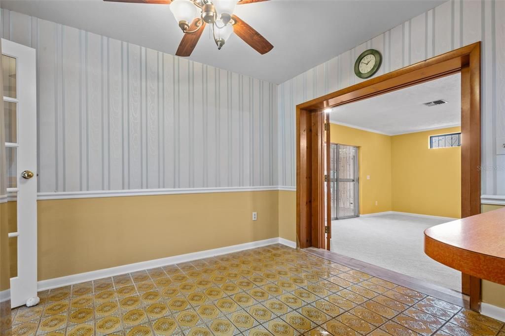 Под контрактом: $325,000 (3 спален, 2 ванн, 2241 Квадратных фут)